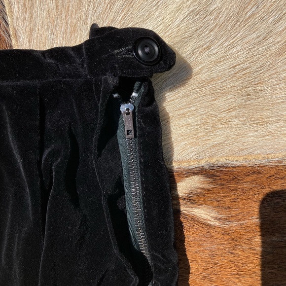 Vintage 60s Black Velvet Pencil Skirt | Union Made Size 6 - Picture 4 of 4